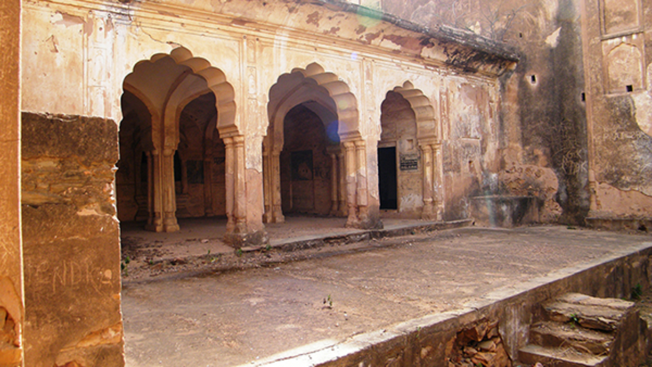 Inside the Khetri Fort